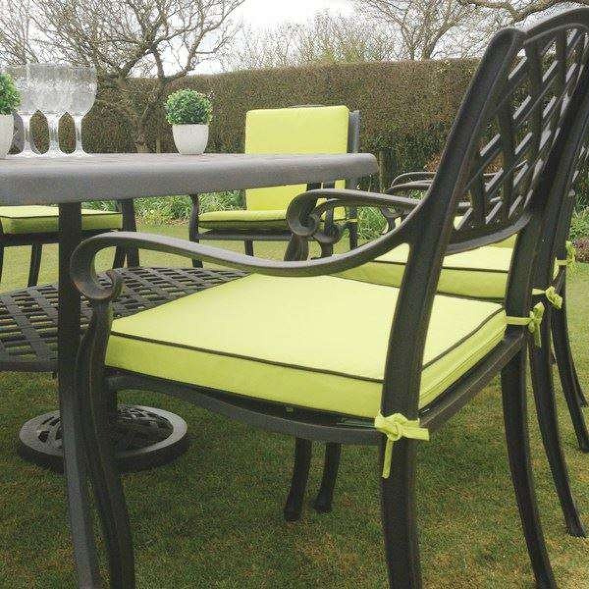 Lime green on sale patio set